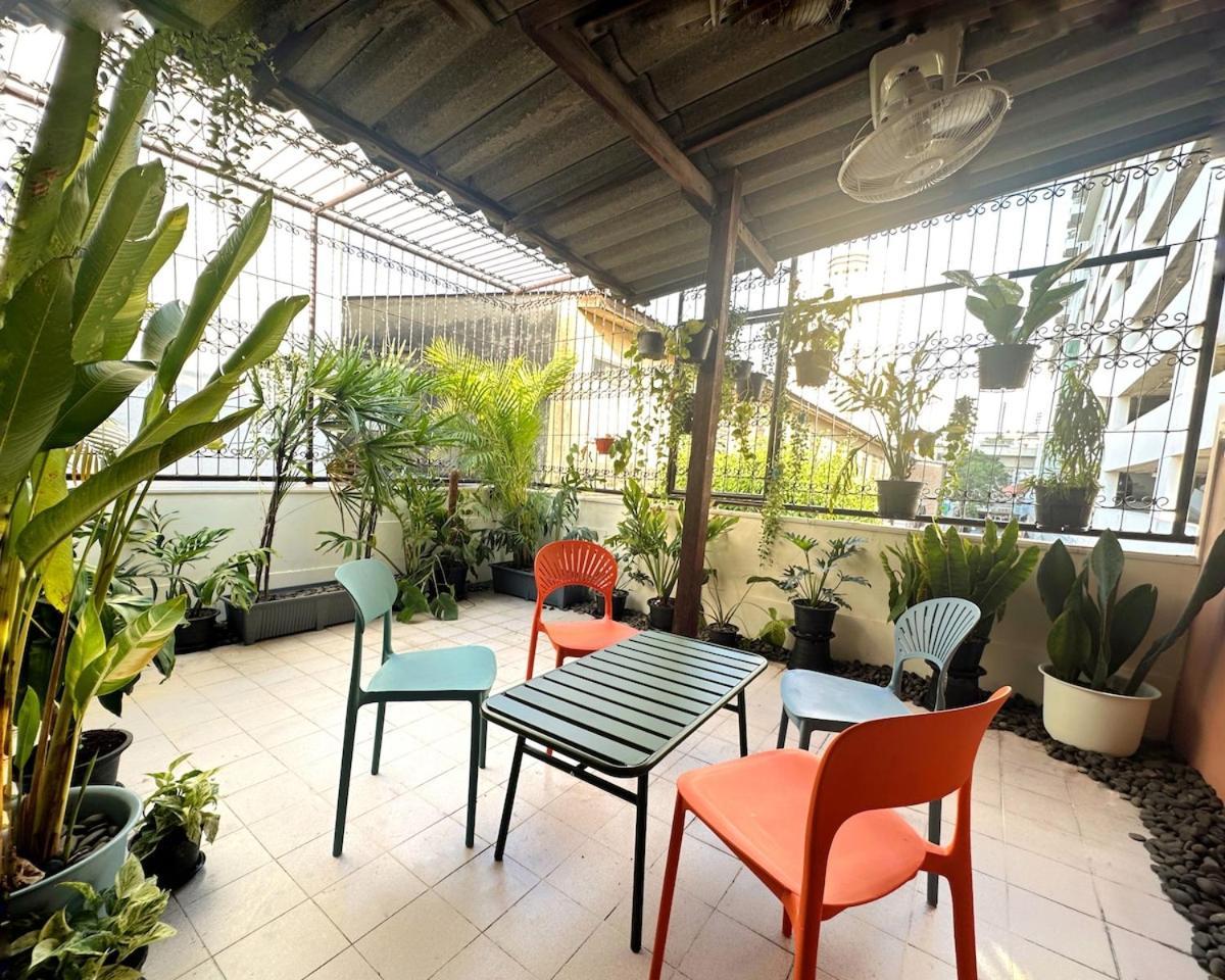 Garden Near Iconsiam & Chao-praya River Pangsapuri